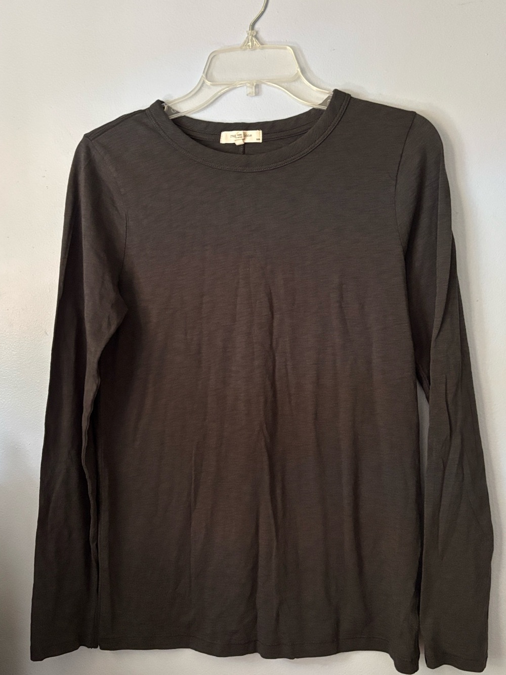 rag & bone Long Sleeve Crew Tee in Charcoal